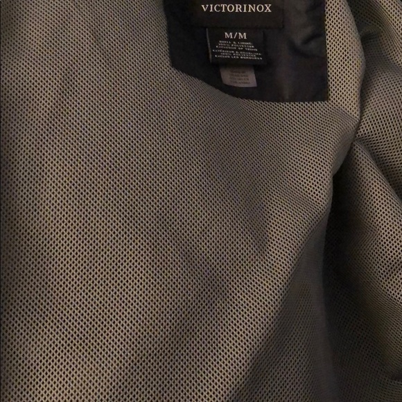 Victorinox Swiss Army Windbreaker - Picture 8 of 10